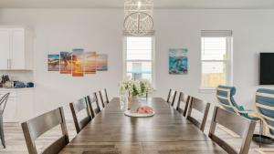 Flipper by AvantStay 18-Person Retreat w Pool