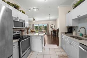 One bedroom condo in Magnolia N