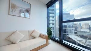 Cozy & Stylish 1B in the Heart of Brisbane C34