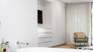 Forty Five On Lawson Apt 2