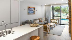 Forty Five On Lawson Apt 4