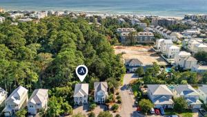 Gulf Coast Gem by AvantStay 3 blocks to Beach Town Plaza Community Pool