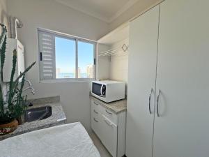 Apto 2 Quartos no Centro de Balneário Camboriú com Sacada e Churrasqueira