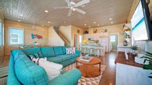 Backyard Tiki Bar Walk to the Beach Pool Cabana Cheeky Tiki by AvantStay