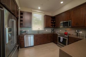 Miramar 2D -3 bedr 3 bath Ocean View