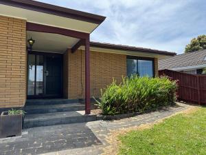 Carnoustie Calm- A Cosy Wattle Downs Home