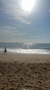 Apto confortavel em prédio de frente para o Mar