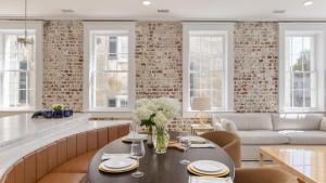 State St B by AvantStay French Quarter Rooftop Aesthetic Design