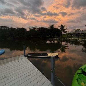 Beach Apartment with Pool and Lake - Playa Hermosa