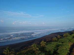 Beach Apartment with Pool and Lake - Playa Hermosa