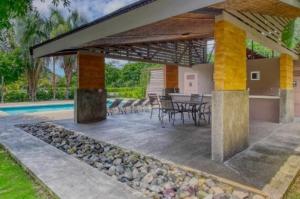 Beach Apartment with Pool and Lake - Playa Hermosa