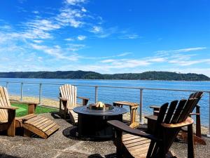 Aqua Casita in Hood Canal
