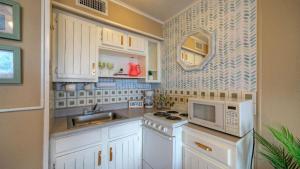 Private Balcony w Ocean View Pool Hot Tub Access Ocean Echo by AvantStay