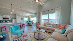 Private Pool Patio Walk to Beach Outdoor Oasis Wave On Wave by AvantStay