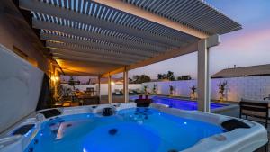 Montego by AvantStay Private Yard w Pool Hot Tub