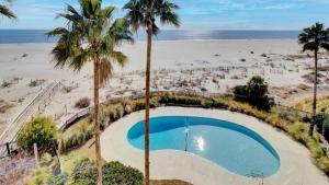 415 Seascape by AvantStay Beachfront Condo w Communal Pool Access