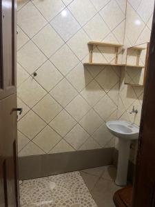 Kitnet na praia de coroados