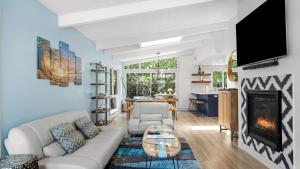 Stone Lagoon by AvantStay Steps to the Beach Backyard Oasis