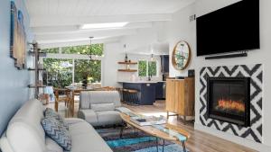 Stone Lagoon by AvantStay Steps to the Beach Backyard Oasis