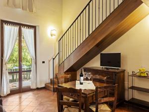 House in Umbria with Pool & Garden Views