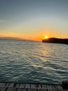 Therapy Cabins - Belize Island Experience