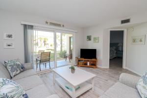 Ocean Village Club O11