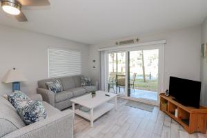 Ocean Village Club O11