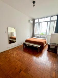 Apto VISTA MAR 1 quadra da praia