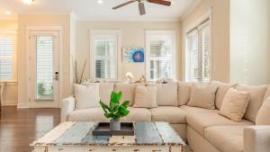 Emerald Gem by AvantStay Pool Access 3mins to Beach