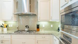 Emerald Gem by AvantStay Pool Access 3mins to Beach