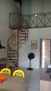 FLAT MONTE CASTELO CONDOMÍNIO GRAVATÁ NA FRENTE DA ÁREA DE LAZER - Pe