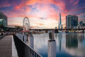 Delicated ICC & Darling Harbour 3BR Apt with Parking