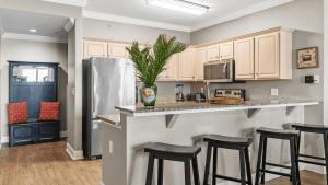 Bahama Breeze by AvantStay Gulf Front 2 Pools Beach Chairs Included