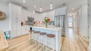 Joyful Sound by AvantStay Walk to the Beach