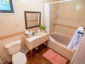 Bonsai Rentals - West Bay Private Rooms