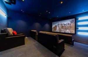 West London Modern Retreat Gym, Sauna, Cinema