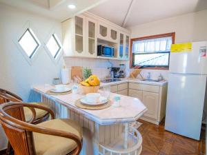 Bonsai Rentals - West Bay Private Rooms