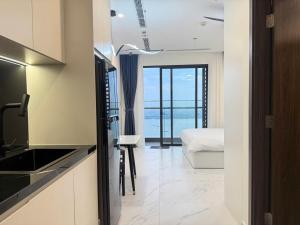 BedKing Beverly VIP Luxury