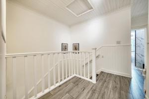 3BR Flat Near Maryhill Park and West End with Parking