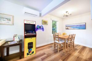 West Seattle Retreat w 3 AC - Near Alki Beach