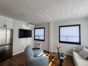 Modern Luxury 2-Bedroom Executive Residence Near MetLife & NYC