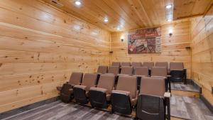 All Fun Games by AvantStay Indoor Pool Game Room Theater Mountain Views Near Pigeon Forge Dollywood