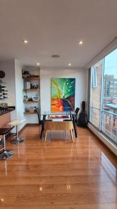 Bright, Warm, Comfy and Prime Location