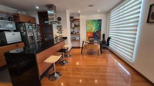 Bright, Warm, Comfy and Prime Location