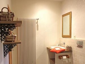 Gîte Rustique à Neuilly-le-Réal avec Animaux Acceptés - FR-1-489-611