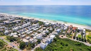 3 Ensuite Bedrooms Porches BBQ Near Inlet Beach 30A Ciel Bleu by Avantstay