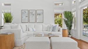 3 Ensuite Bedrooms Porches BBQ Near Inlet Beach 30A Ciel Bleu by Avantstay