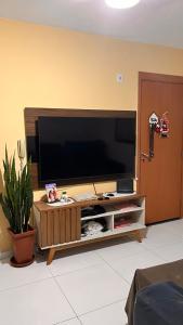 Apartamento bem localizado do lado shopping com piscina e garagem