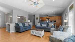 Kool Breeze by AvantStay Boat Ramp Hot Tub