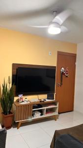 Apartamento bem localizado do lado shopping com piscina e garagem